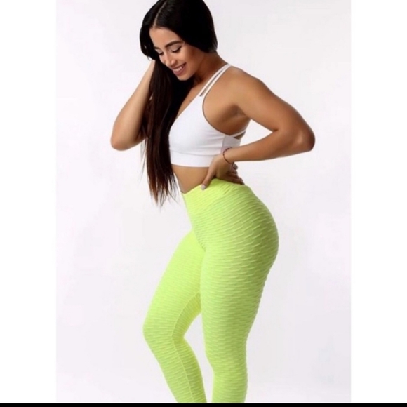 Brazilian Butt Lifting Scrunch Leggings - Picture 5 of 12